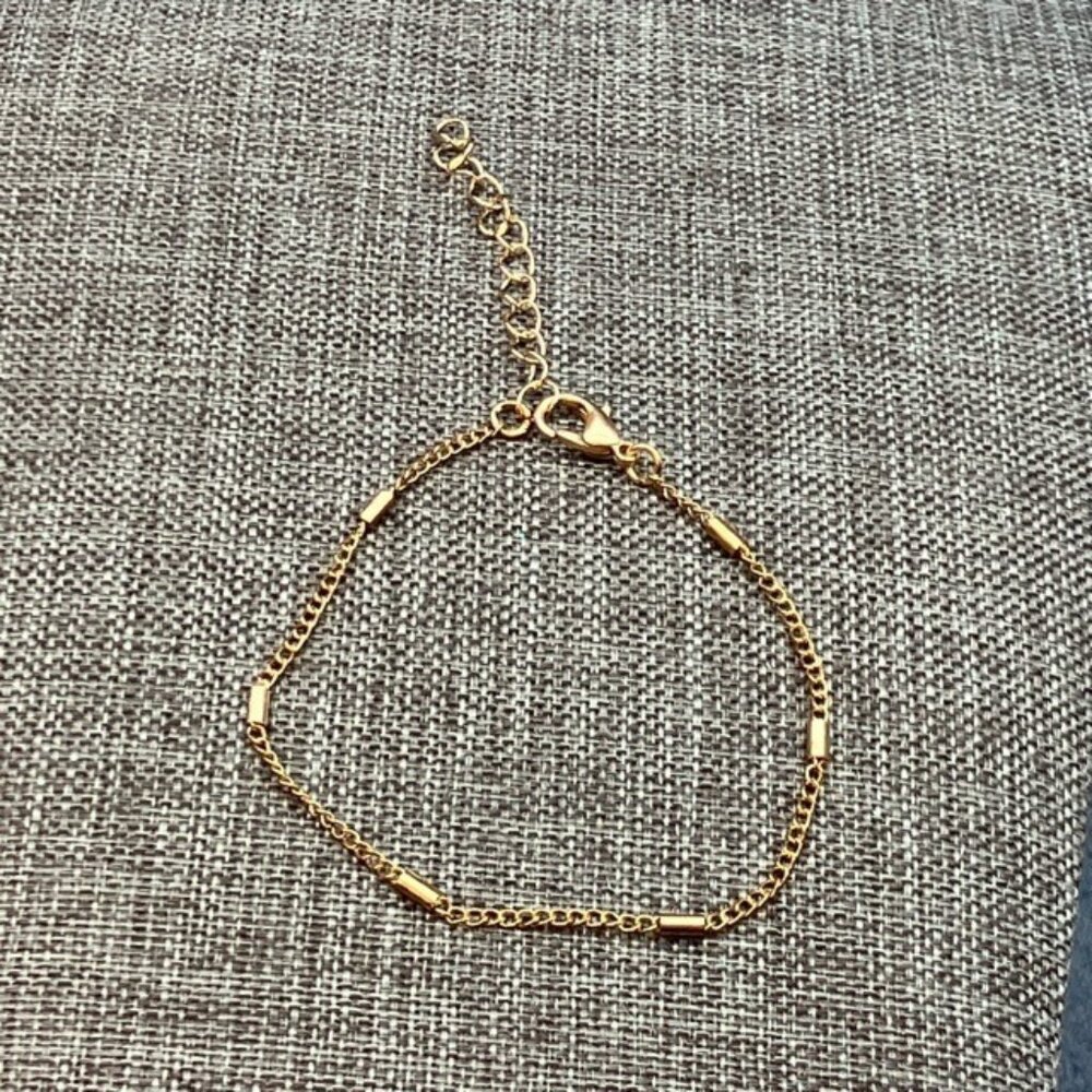 Classic Bracelet 7.5 In Gold Chain Bar Accents Lobster Clasp Adjustable Extender
